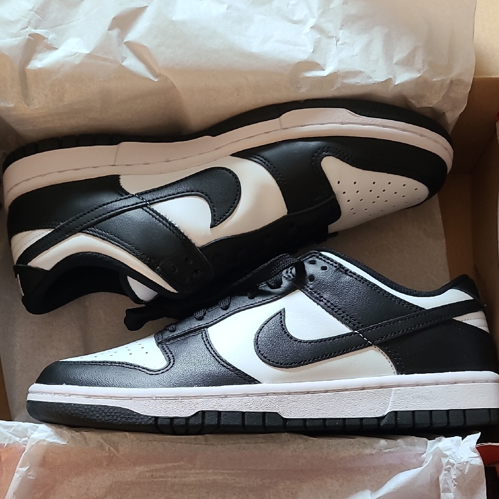 Nike Black & White Panda Low Dunks NWT